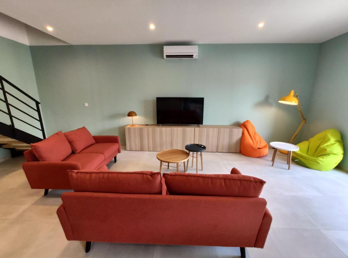 Colormix 3 Etoiles - 95M2 Plein Centre - Ensoleille Climatise Apartment Meze Ngoại thất bức ảnh